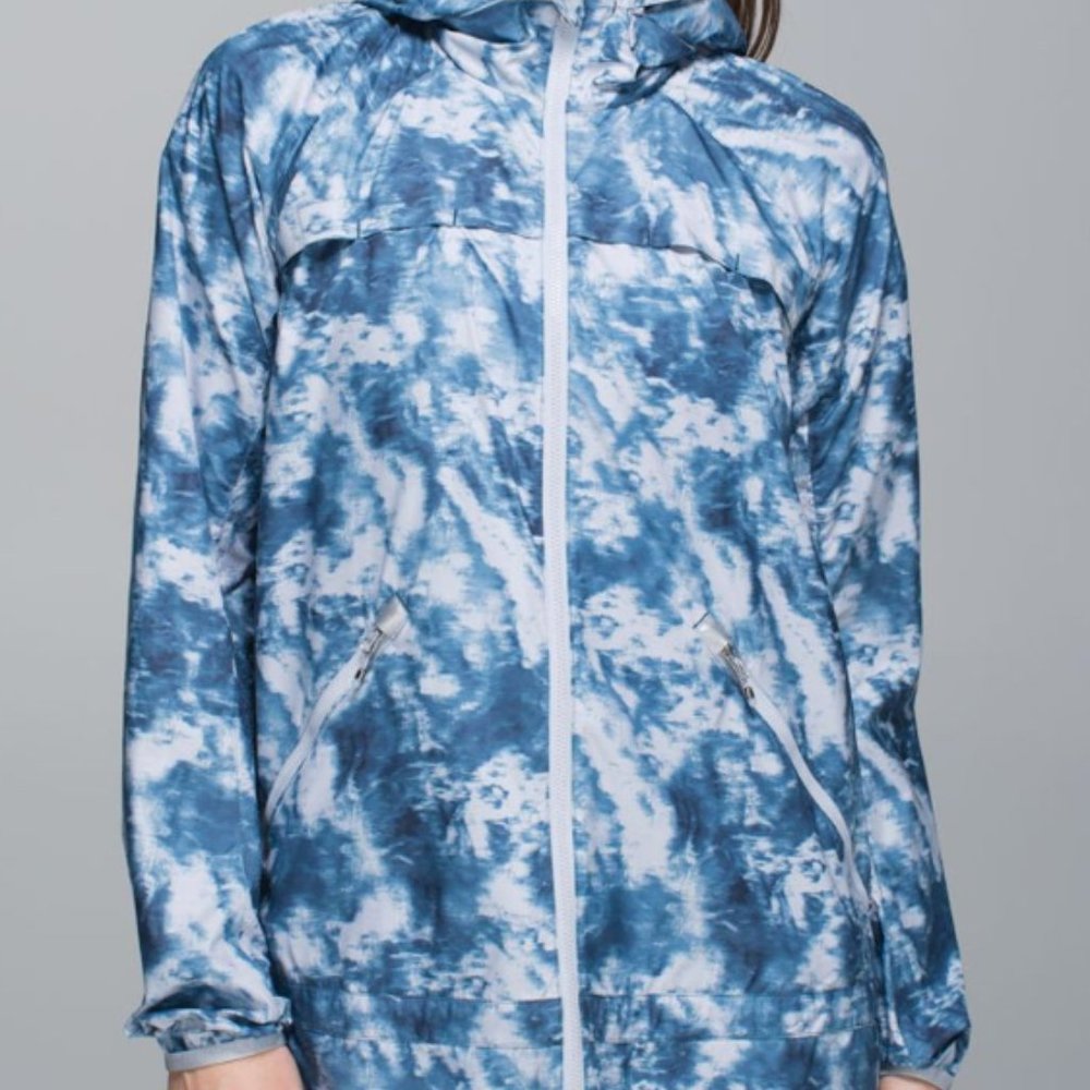 lululemon athletica Blue and White Tie-Dye Hooded Jacket